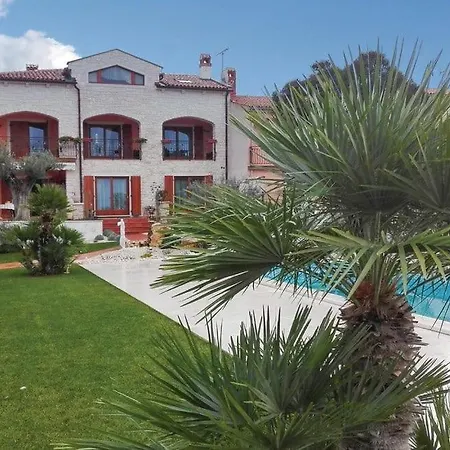 Anamarija - Luxury With Swimming Pool Rosini